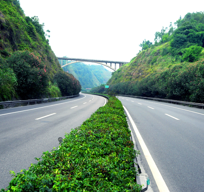 內(nèi)江至宜賓高速公路內(nèi)自段路面整治工程LM-5 ...