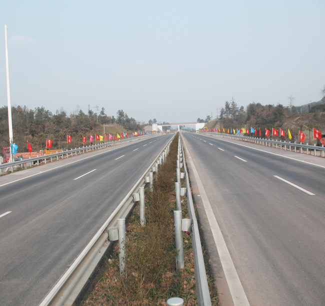8-廣元至巴中高速公路工程路面LM2 標(biāo)段項(xiàng)目...